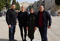 Ingeborg i Palæstina sammen med kollegaer