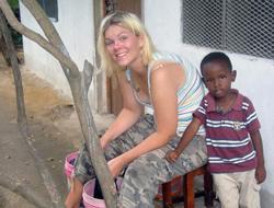 Monika var på højskole i Kenya inden hun skulle ud som frivillig